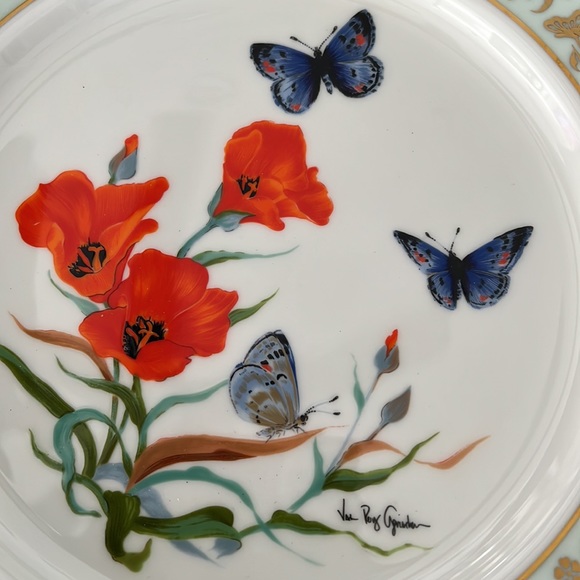 Lenox
Porcelain Plate, Butterflies, and Flowers - Picture 4 of 6